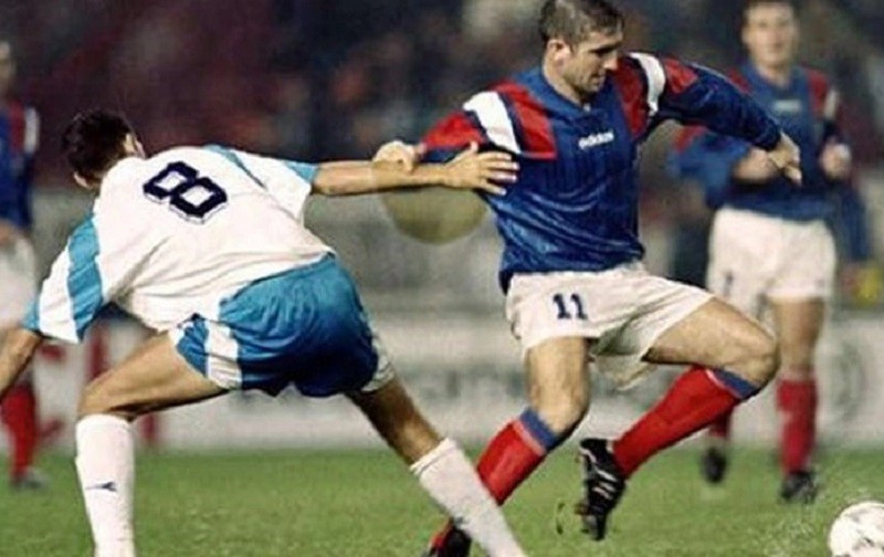 Pháp thắng Úc 1-0 tại Kirin Japan Cup 1994.